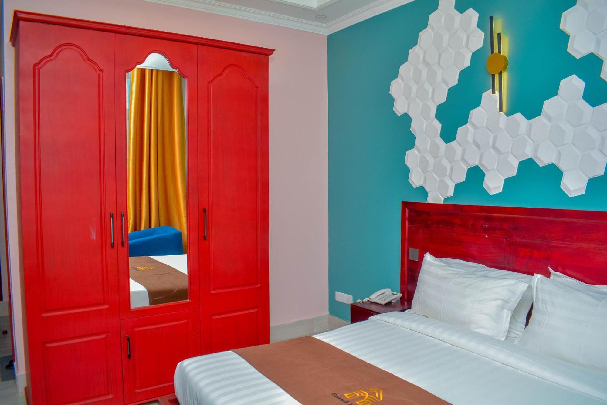 Brand Hotel Додома Экстерьер фото
