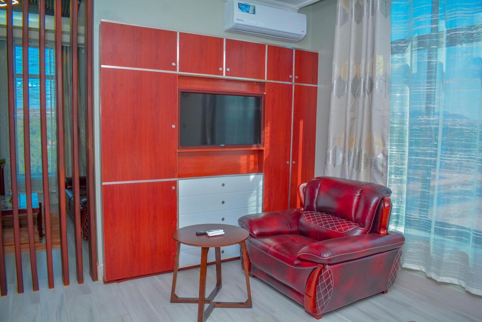 Brand Hotel Додома Экстерьер фото